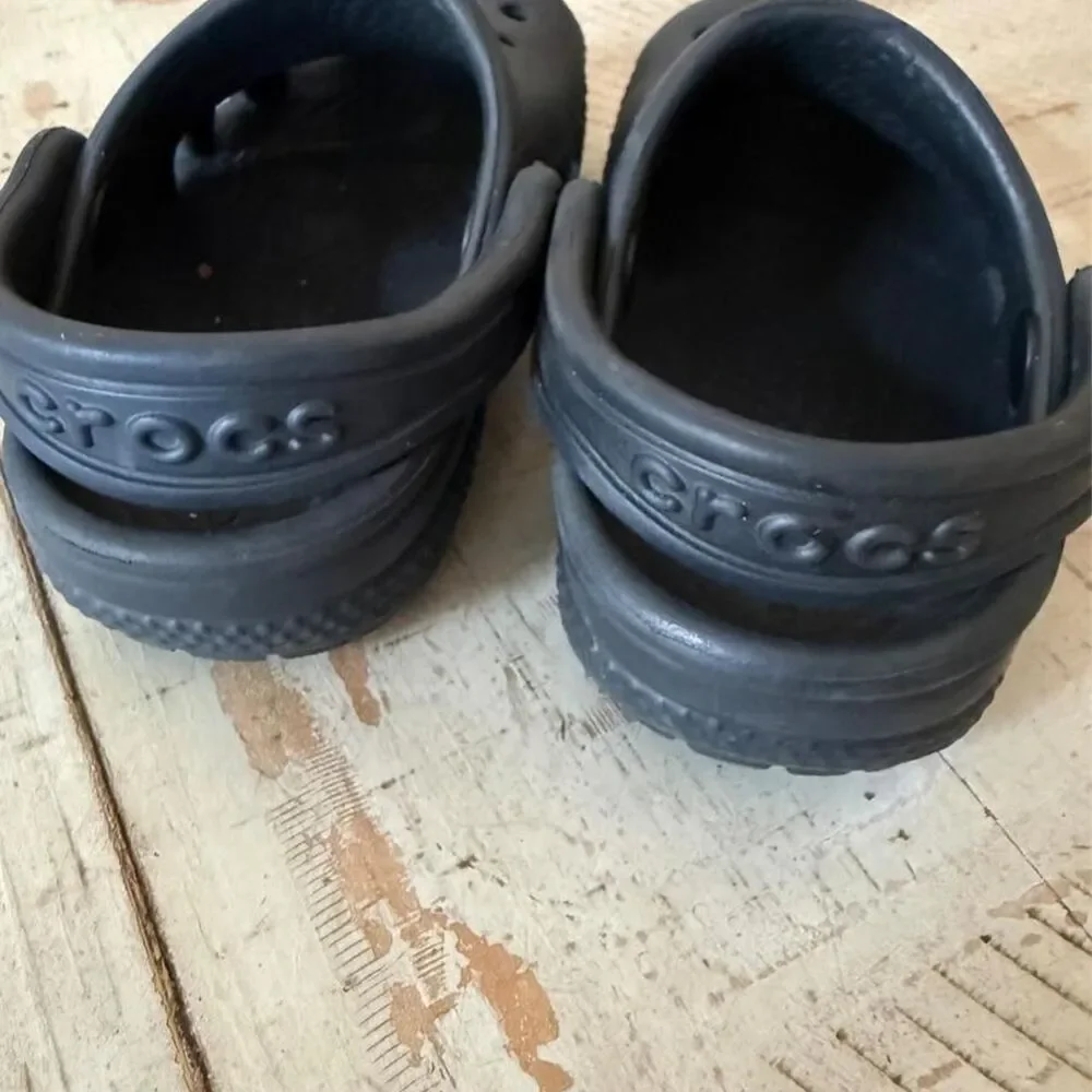 Black Crocs clogs size US 5c